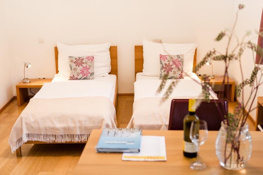 Wein + Bett Wiedeck Stetten Δωμάτιο φωτογραφία